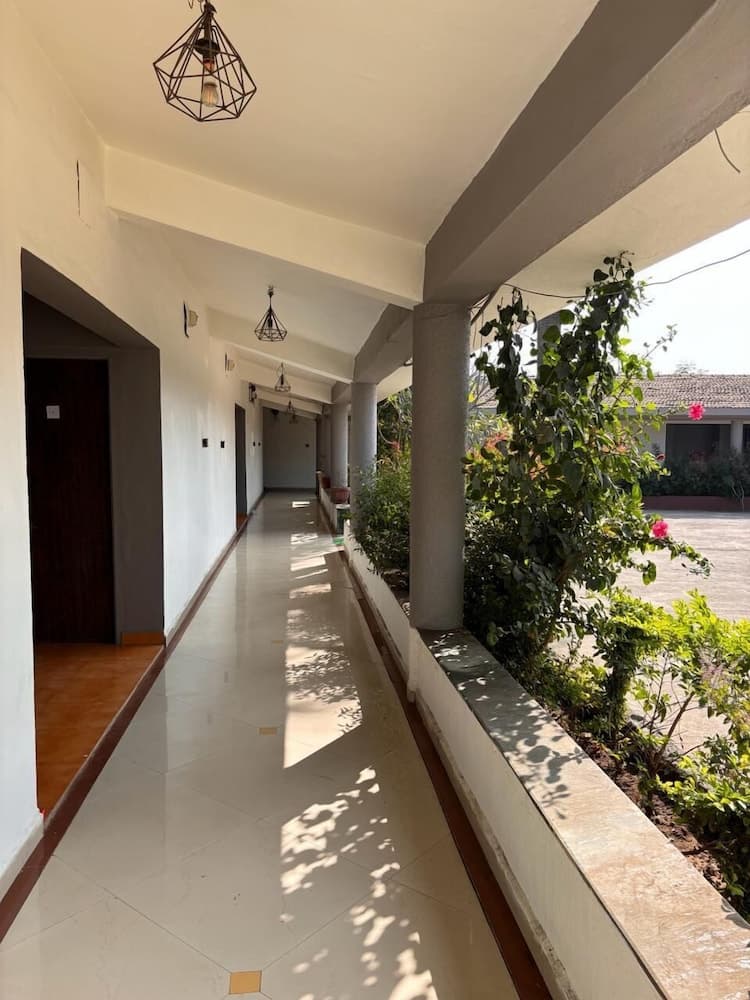Hotel Sai Plaza