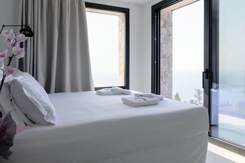 Mandevilla Hillside Luxury Villas