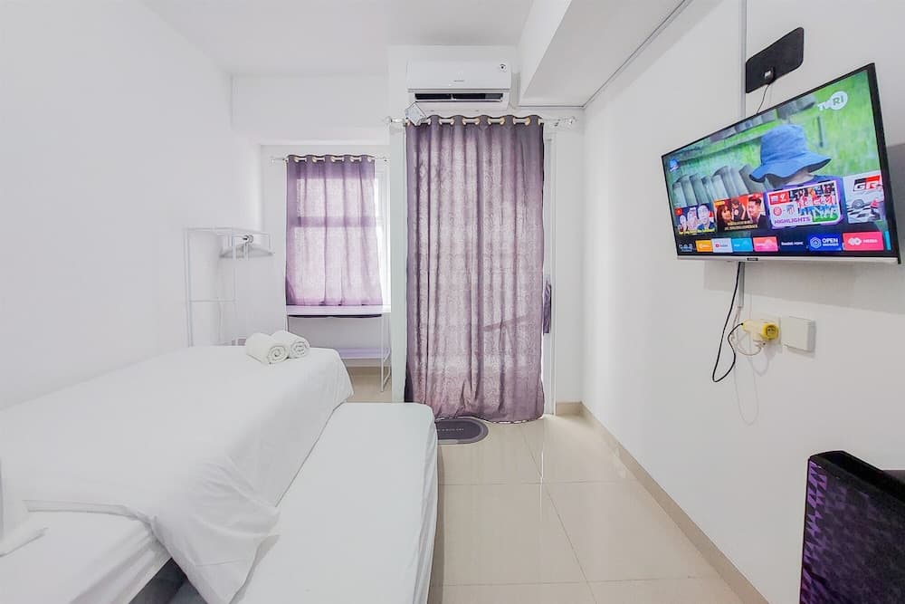 Restful And Comfortable Studio Serpong Garden Apartment