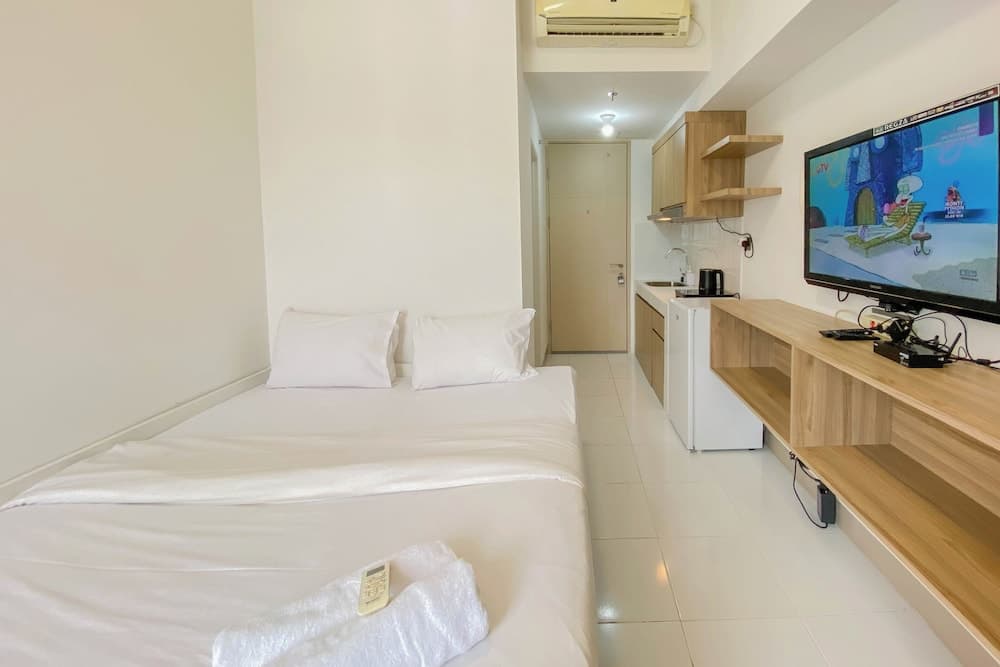 Minimalist Studio Tokyo Riverside Pik 2 Apartment