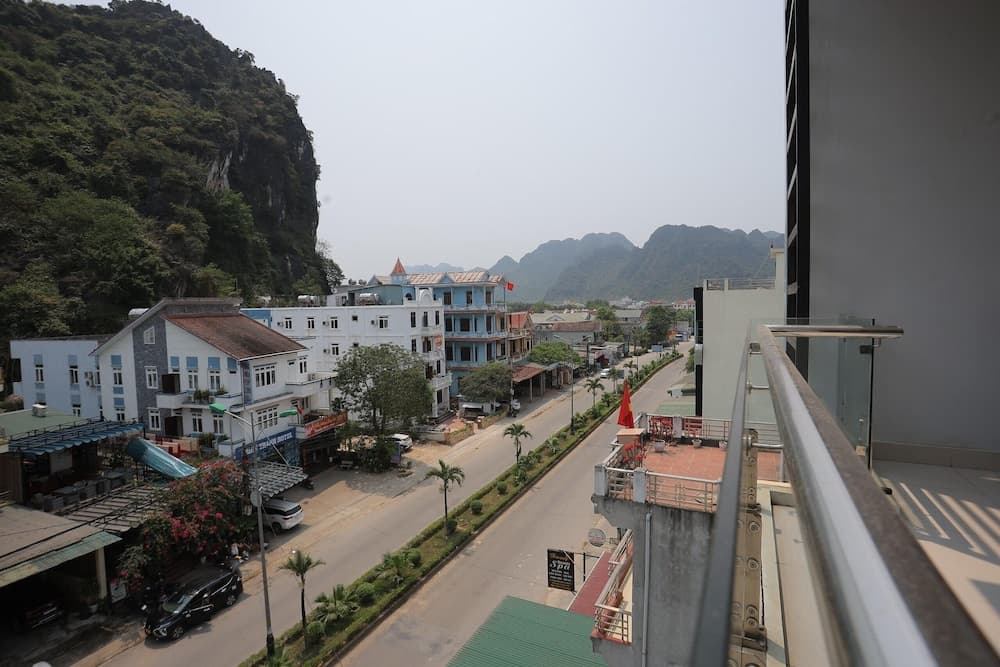 Phong Nha Jasmine Hostel & Roof Top Bar