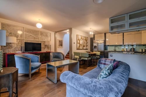 Beautiful Three Bedroom House in West London