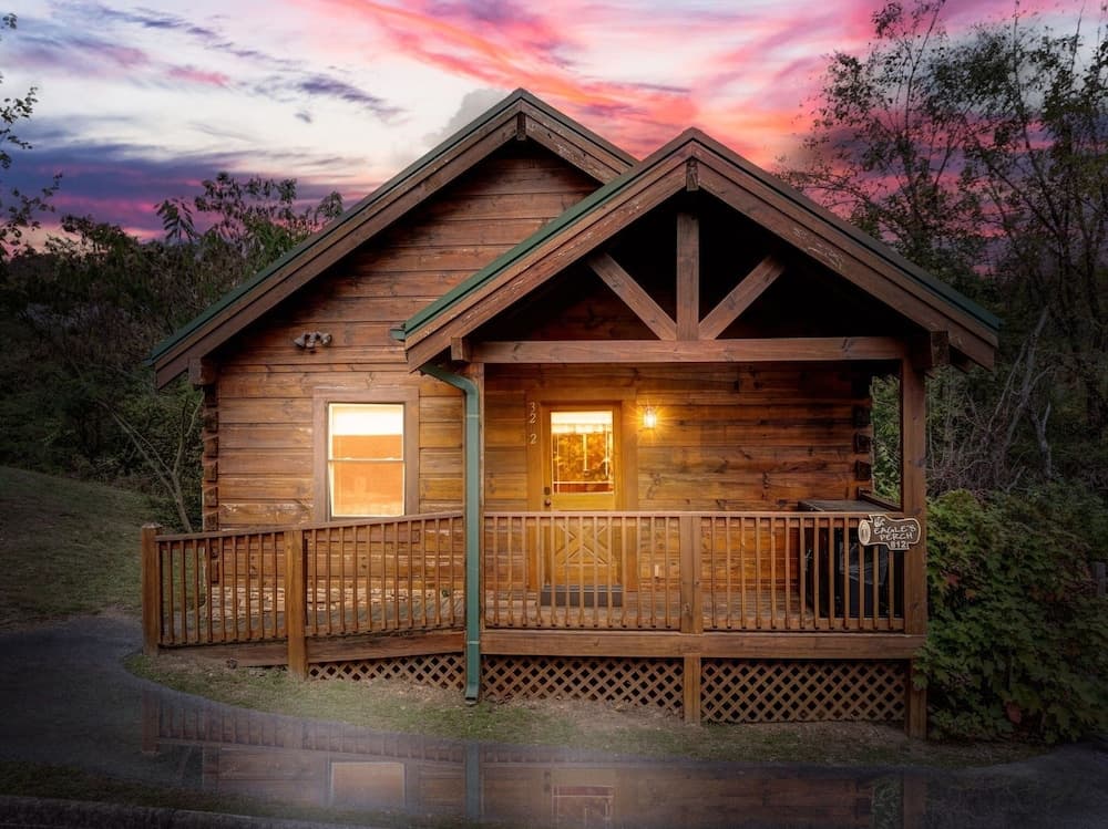 Ern812 - Eagles Perch 2 Bedroom Cabin by RedAwning
