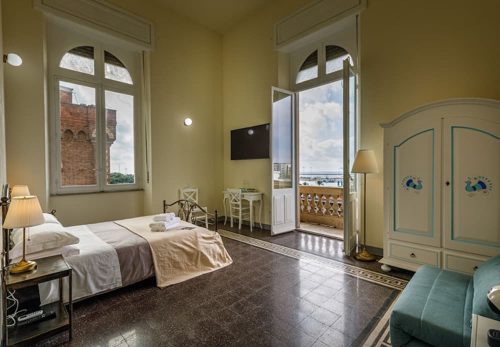 Onlyrooms IV - Sea View & Free Parking