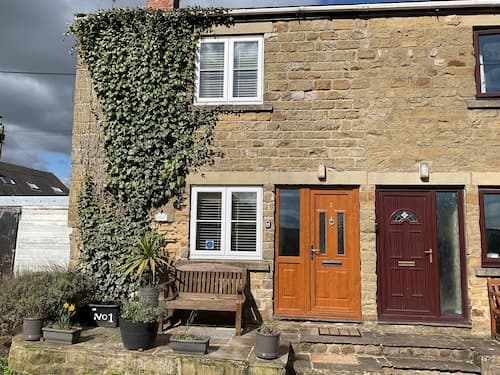 Captivating 2-bed Cottage in Grewelthorpe