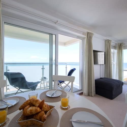 Beachfront Apartment With Panoramic Sea Views