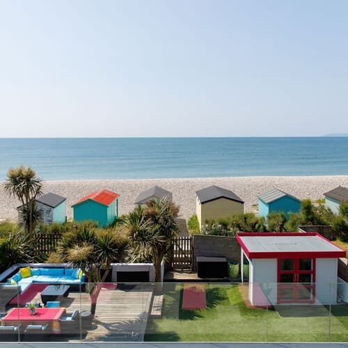 Vibrant Seafront Home With Seasonal Pool