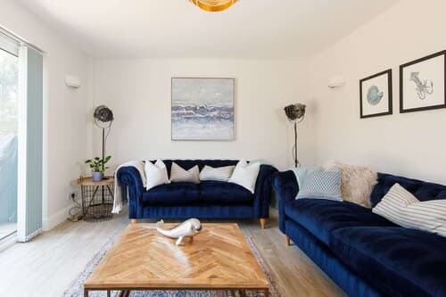 Beach House for 10 With hot tub Garden