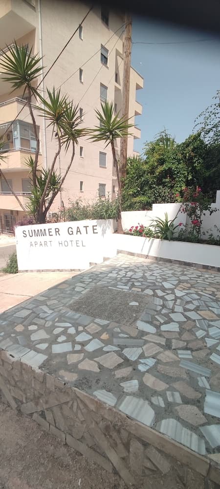 Summer Gate Aparthotel