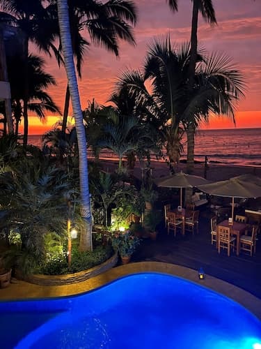 LOS CORALES