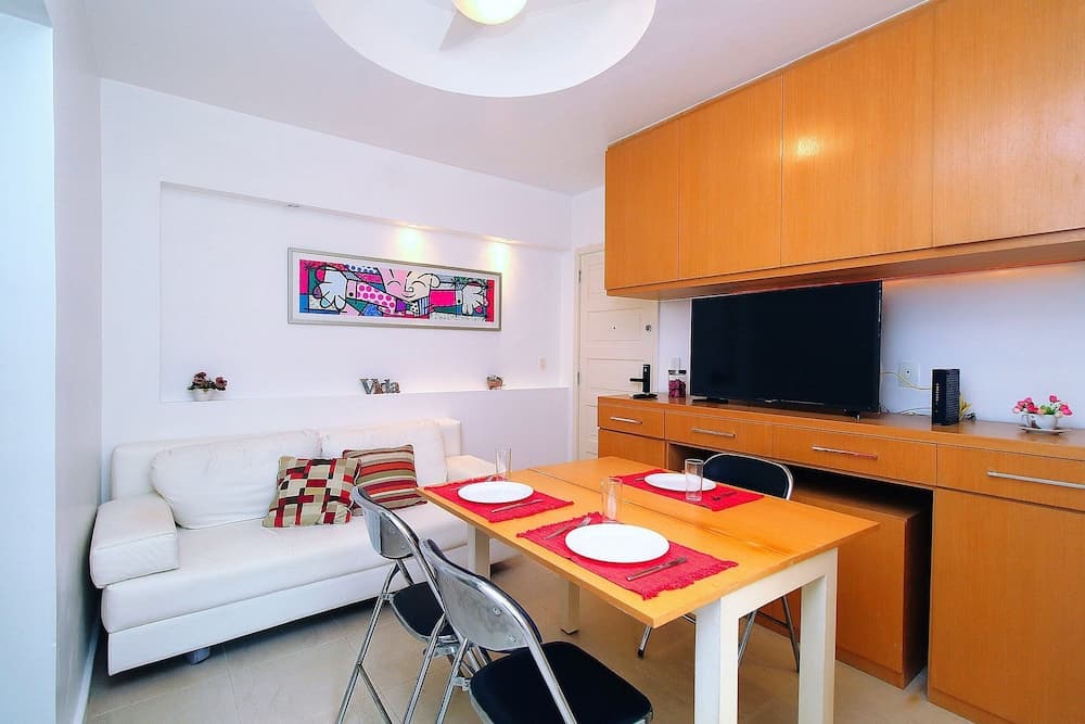 Quarto & Sala a 150m da Praia U052