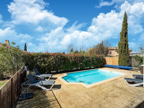 Villa in Montbrun With Pool and Mountain Views