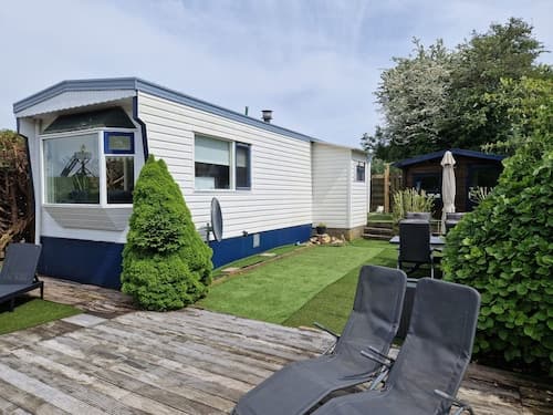 Cosy Chalet With Garden