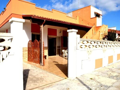 Tanoshii Holiday Home on the Ground Floor With Outdoor Space and Parking Space