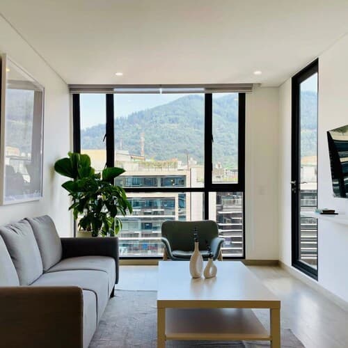 w Amazing 1BR With Balcony in Chico