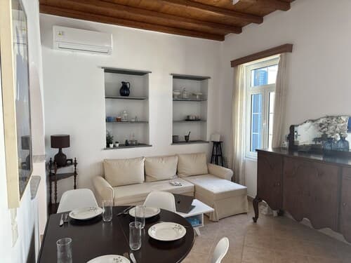 Tinos - House - Sleeps 5 - Pet Friendly - Parking