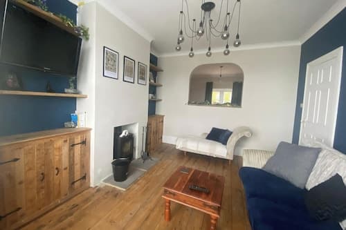 Seaview 2 Bedroom House Sleeps 4 - Pets Ok -wifi