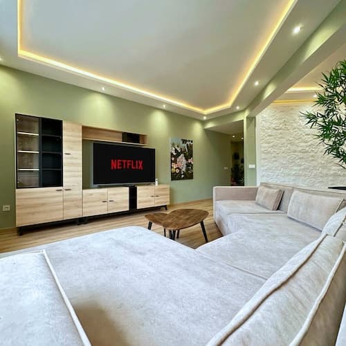 The Tropical Luxury 2BR City Centre Retreat