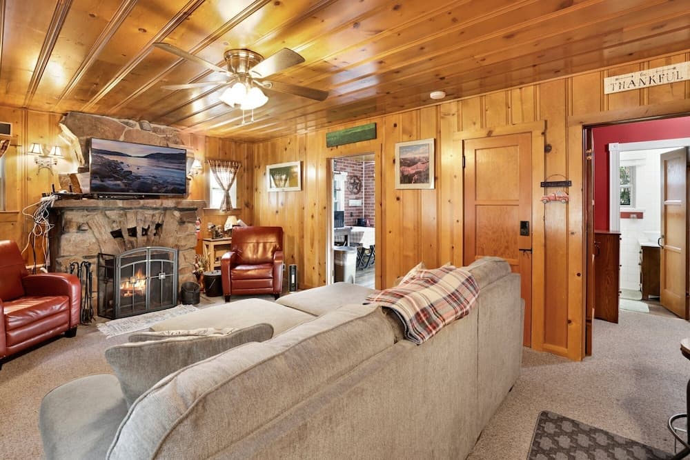 OLD School LOG Cabin #2340