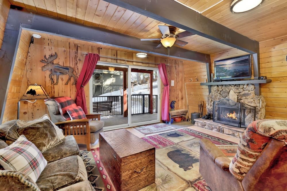 Wolf CUB Cabin #1946