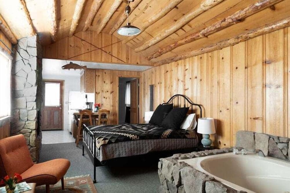 OAK Knoll Studio With Jacuzzi Unit 15 #2412
