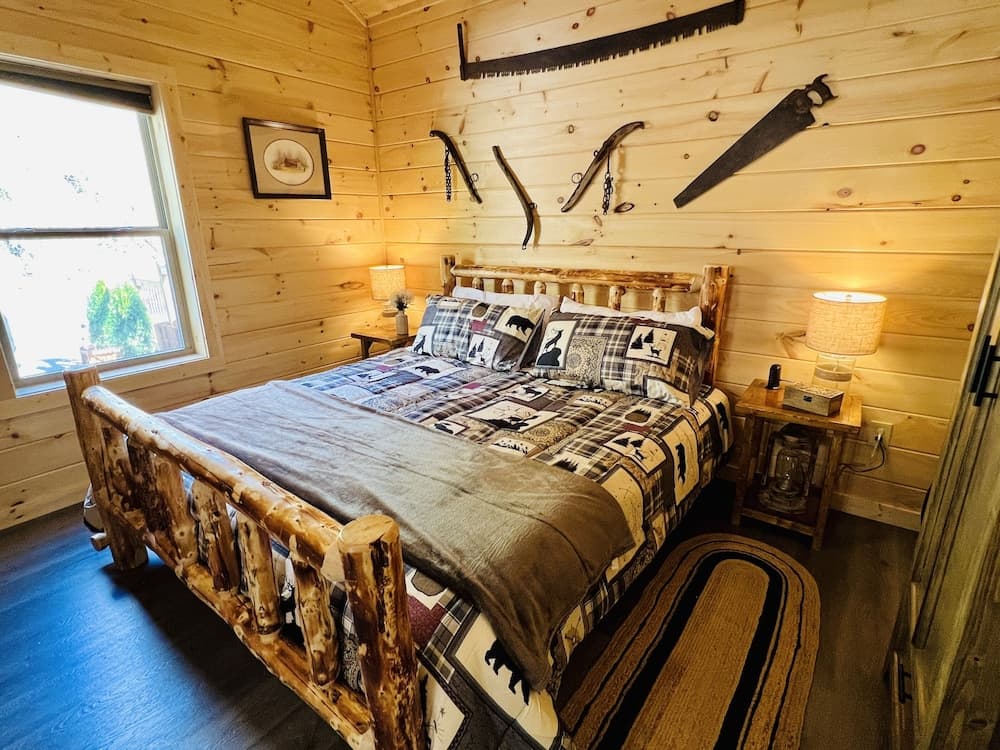A Tyme To Chill 2 Bedroom Cabin by RedAwning