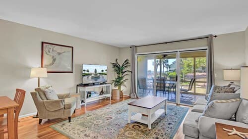3C Mariners Walk by Avantstay Beach & Pool Access, Enclosed Porch