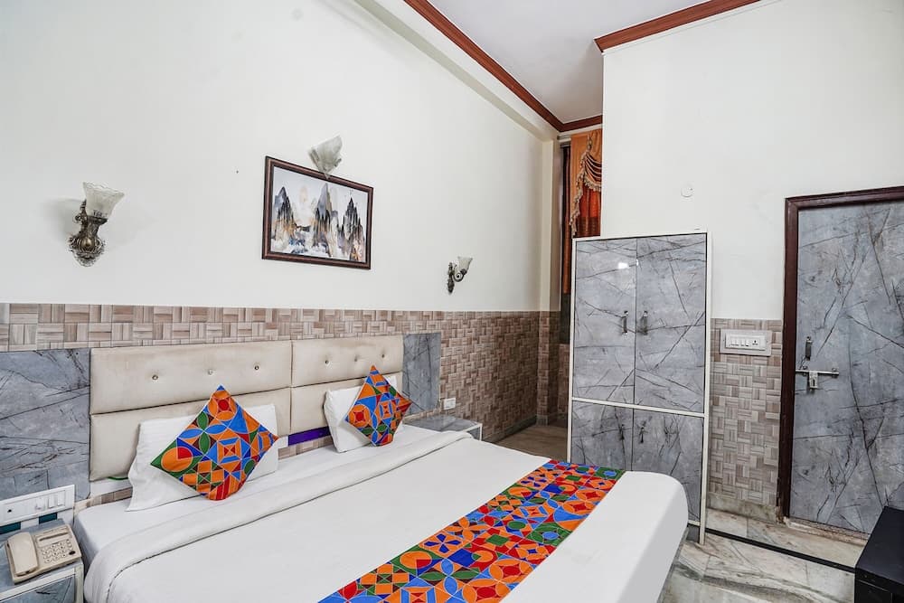 Fabhotel Sarwan