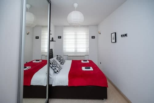 Bright 1bdr Apartment in the City Center