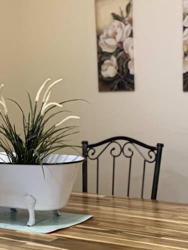 2 Bedroom Downtown Apt Walkable Safe Clean
