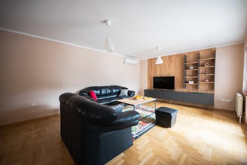 Duplex Apartment for up to 12 People- Old Town
