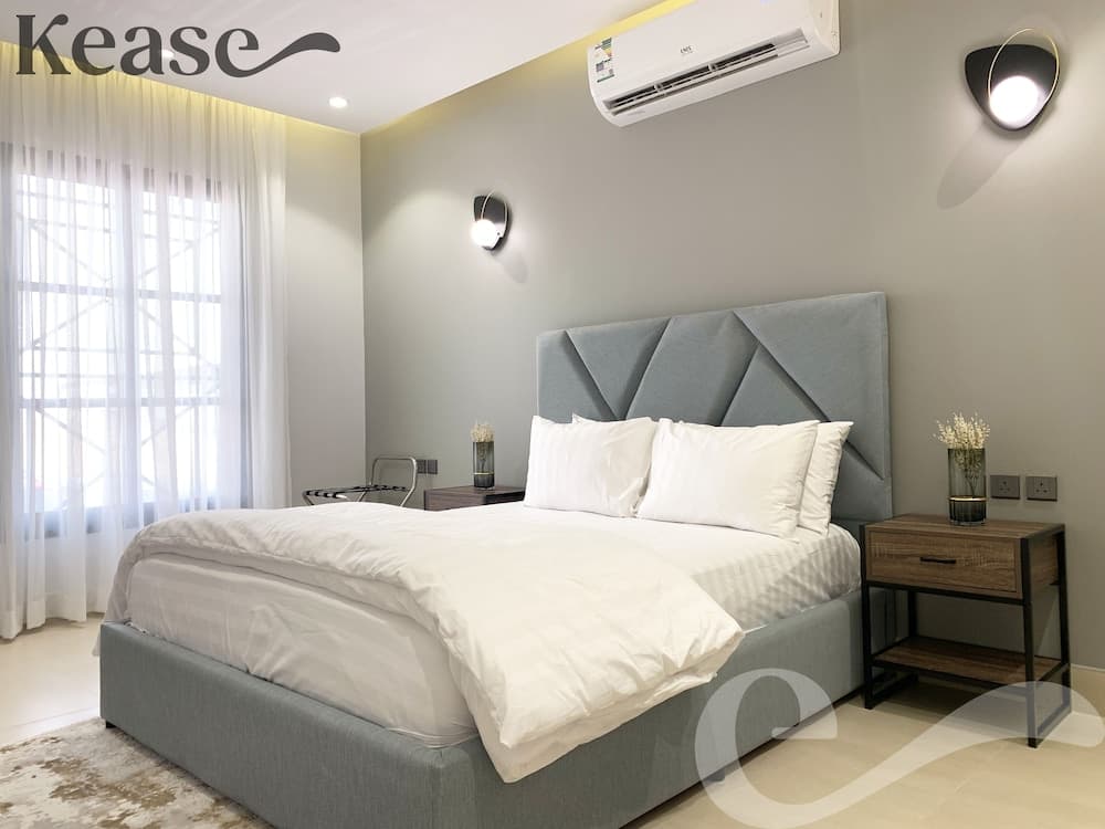 Kease Narjis B-4 Luxury Gold AZ23