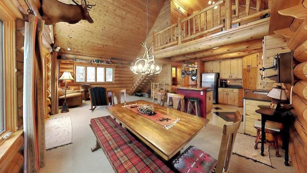 Grand View Log Cabin