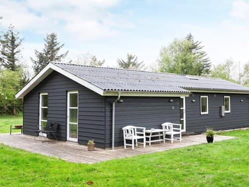 6 Person Holiday Home in Veslos