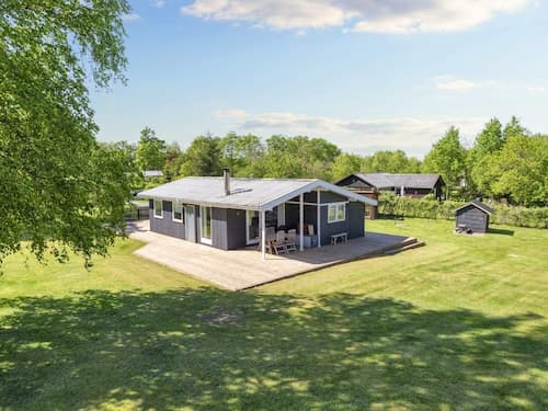 6 Person Holiday Home in Roslev