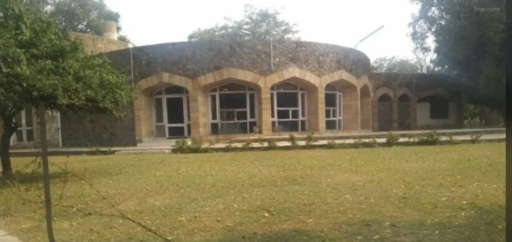 Konaklama yerinin ön cephesi