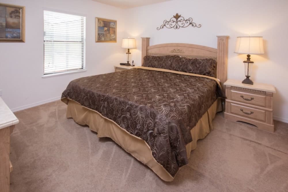 Robert's Cypress Pointe Vacation Home