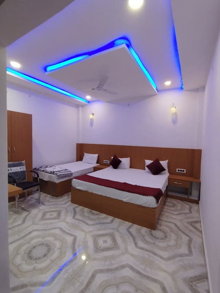 Goroomgo Nirmala Palace Ayodhya