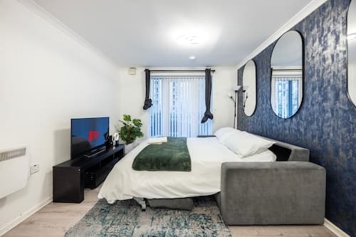 London Oasis Apartment Escape