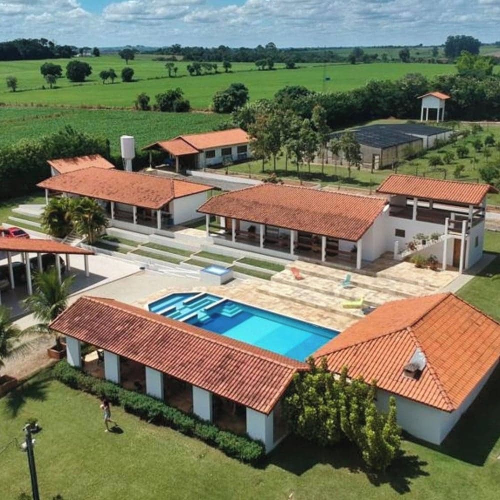 Sítio Aconchegante com Piscina e Wi-Fi