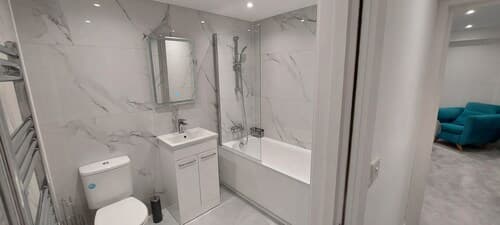 Modern 3 Bedrooms Apt. 01 - Camberley