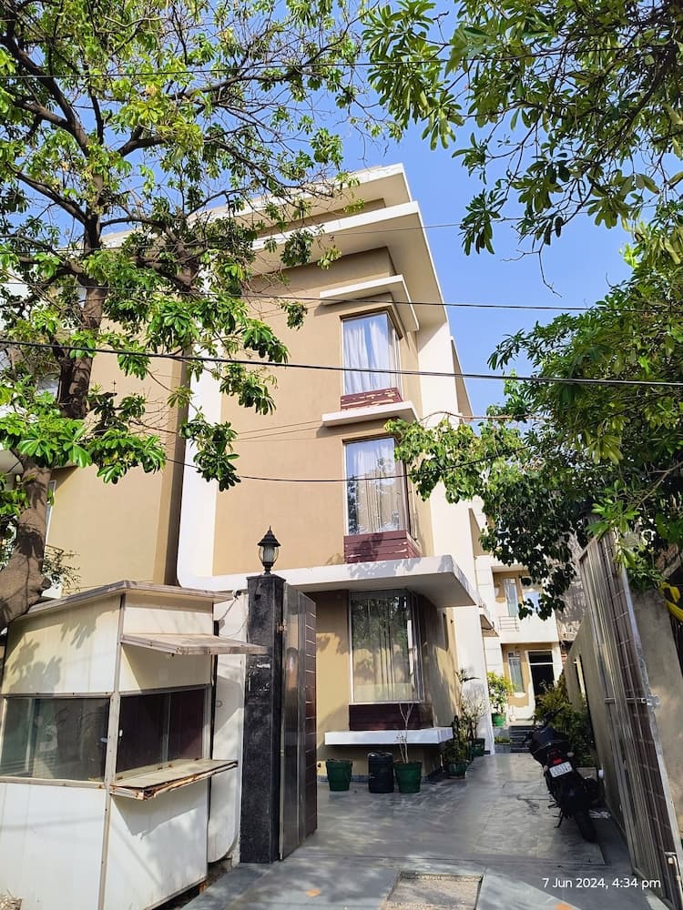 Hotel Admire Inn Noida Sector 50