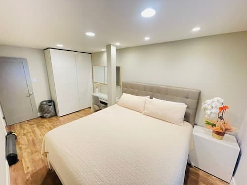 Modern 1Bd Famous Venice 10B