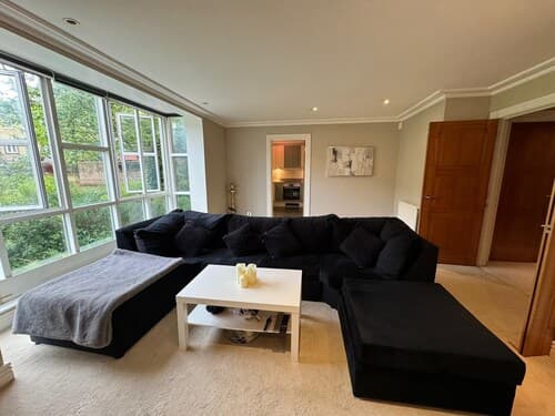 Luxury Apartment In London - Pool Spa & Gym