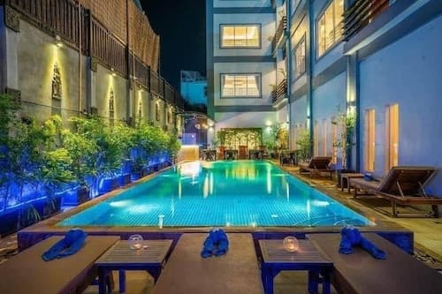 Nico's Hotel 2