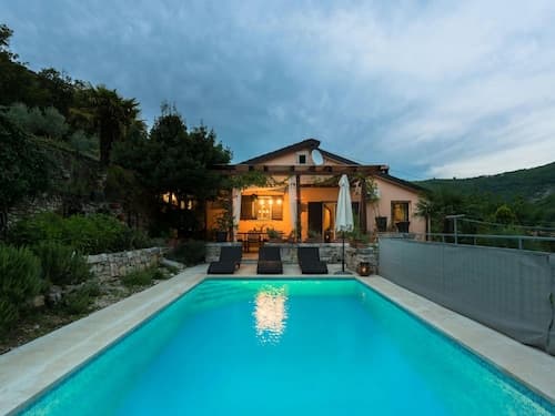 Charming Apartment in Rasa-labin