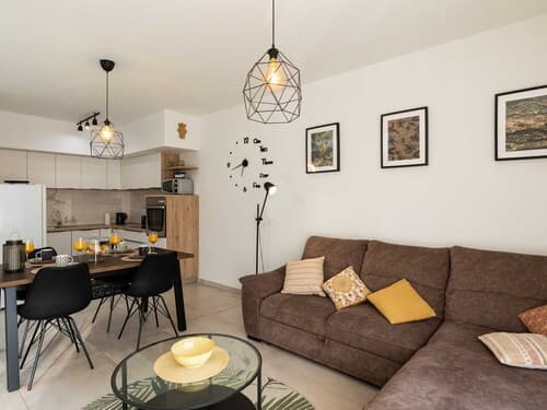 Apartment Why Not - Two Bedroom Apartment With Balcony