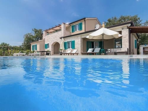 Villa Martha Comfortable Holiday Residence