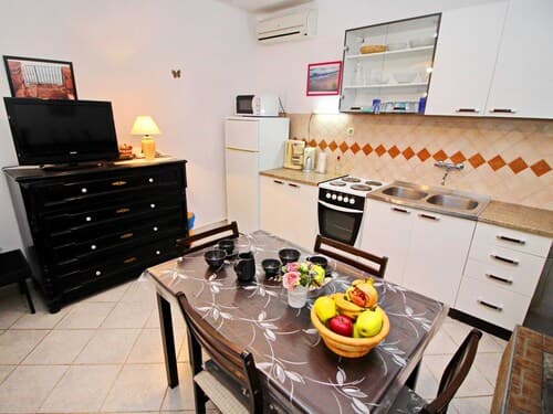 Apartments Sunset - One Bedroom Apartment With Terrace and Sea View