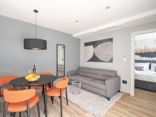 Apartments Villa Royale - Luxury One Bedroom Apartment With Terrace
